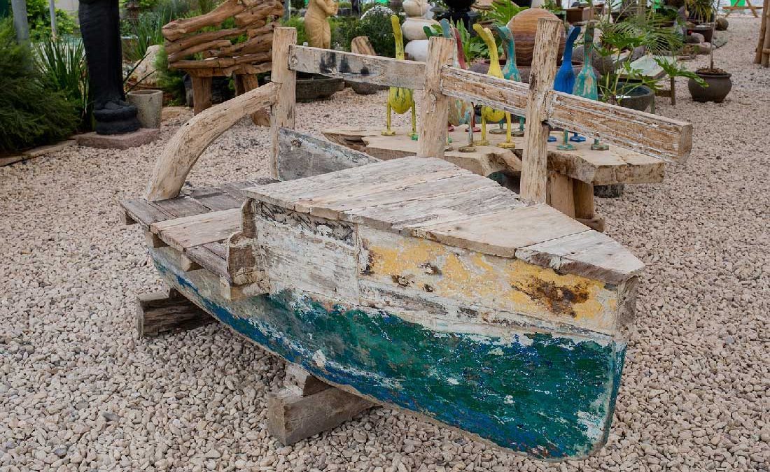 ספסל מגוף של סירת דייגים אותנטית